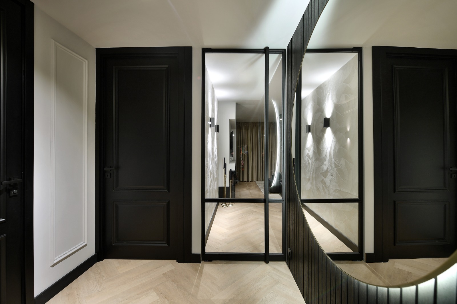 Stalen taatsdeur i.c.m. onze houten deuren