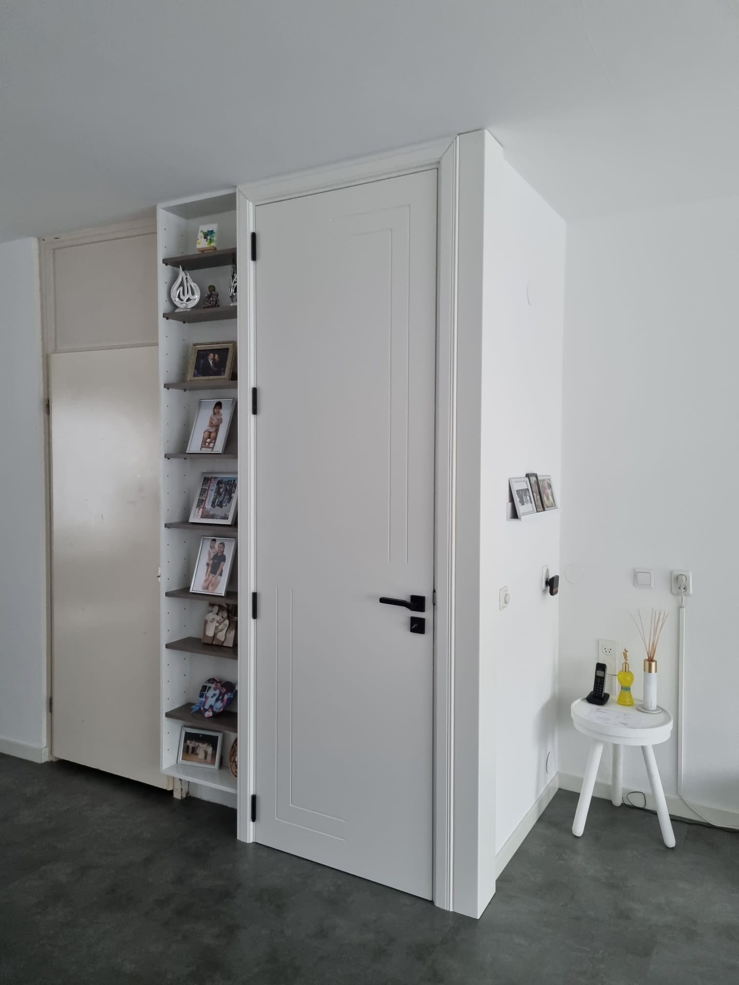 Houten deur voor trap